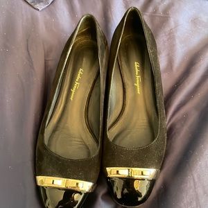 Salvatore ferragamo flats in great condition